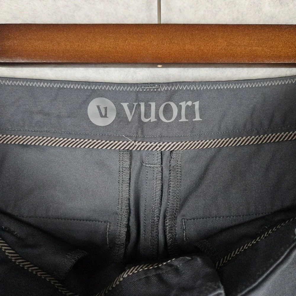 Vuori (Mens 30) Charcoal Gray Meta 8